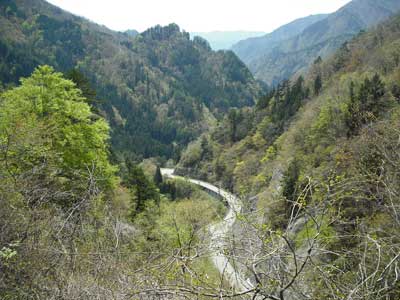 奥飛騨山間の風景